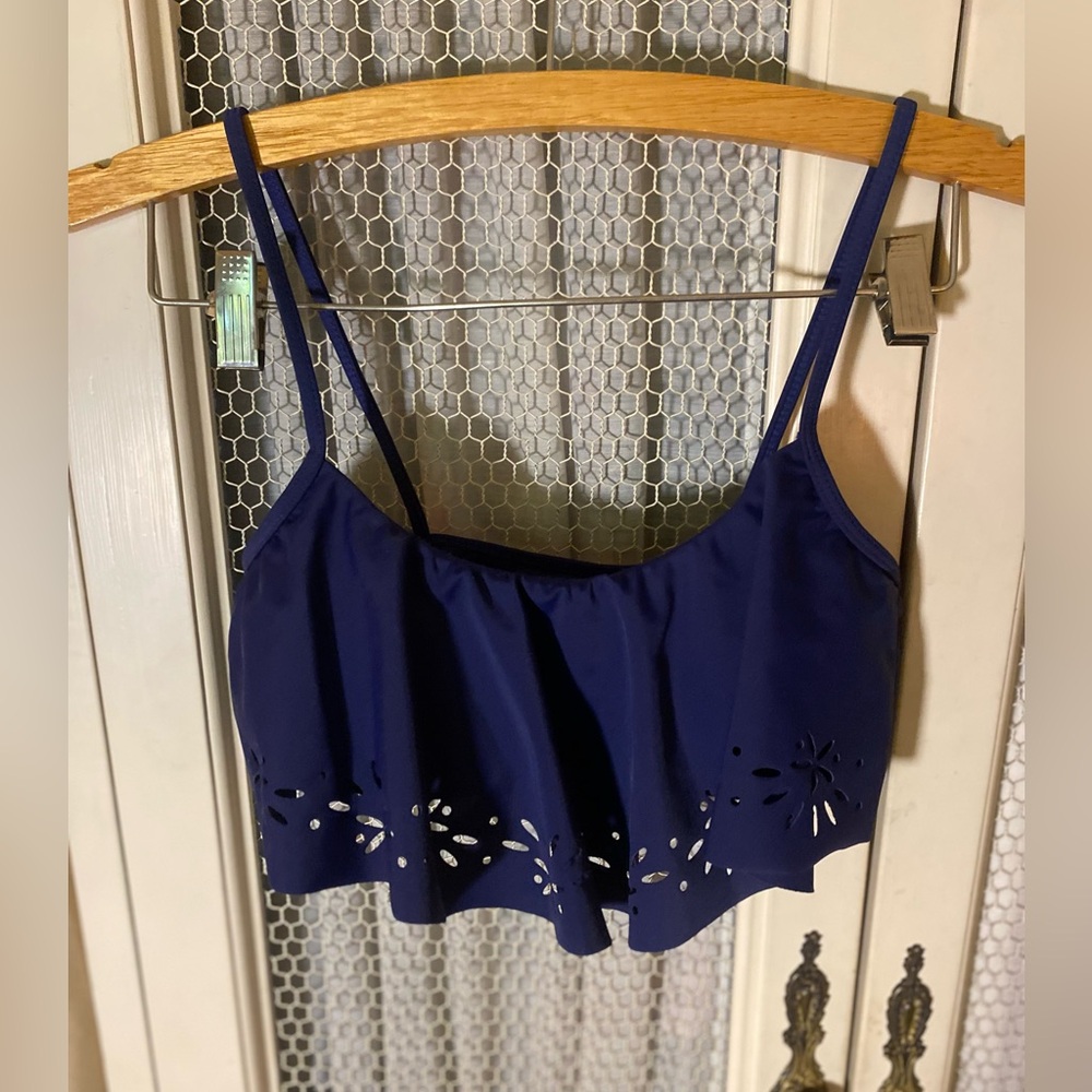 Reef Women’s Size Small Navy Blue Ruffle Laser Cut Bikini Top & Matching Bottom - Picture 3 of 7